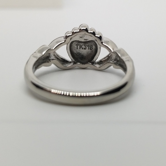 SALE☆Rose Gold Irish Claddagh Wedding Ring - Picture 2 of 4